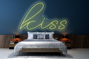 kiss